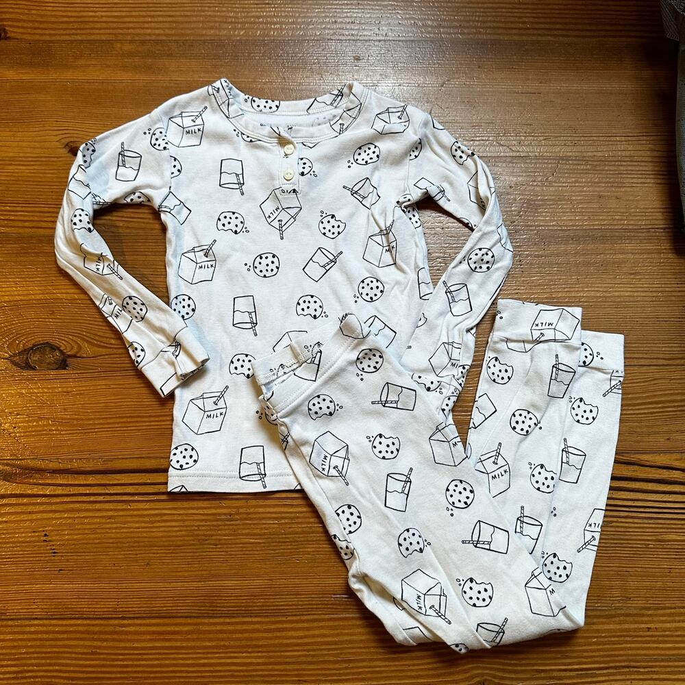 Baby Gap white blue‎ cookies and milk long sleeve pajama set SIZE 5